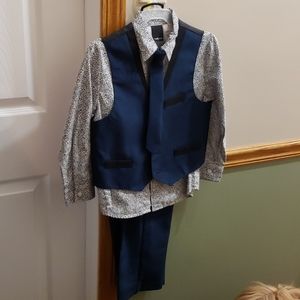 Gently used boys, Van Heusen, three-piece suit